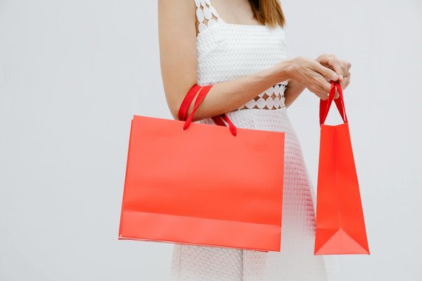 Sac porté épaule pour femme : guide pour un choix réussi